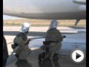 на подлете к Международному аэропорту  Симферополь  было выявлено повреждение пневматика на внешнем колесе правой основной стойки шасси самолета.