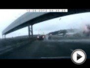 Москва , Россия - Суббота 29 Декабрь 2012 Пассажирский самолет промахнулся взлетно-посадочной полосы в московском аэропорту субботу