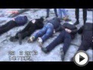 Спецоперация по захвату черных инкассаторов, проведенная накануне во Внуково сотрудниками МВД, ФСБ и ФСО, напоминала крутой гангстерский